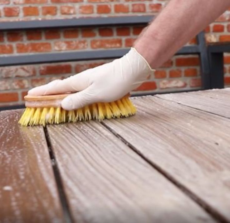 Maintenance of your wood surfaces
